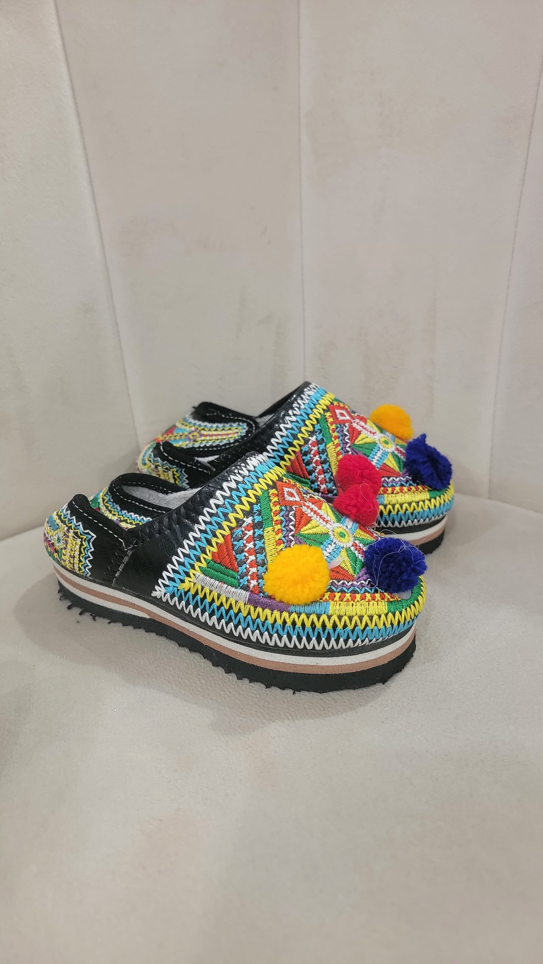 Babouche artisanat marocain pour fillettes